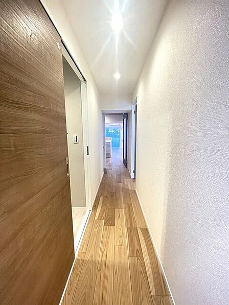 木目が美しい廊下