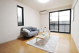 アドニス 102 1階1Kのリビング/ダイニング