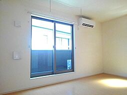 メゾン・ミニヨンII 201 2階1LDKのリビング/ダイニング