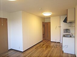 クレストビレッジIII 206 2階1LDKのリビング/ダイニング