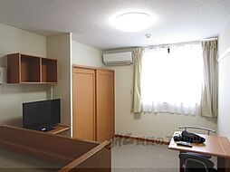 レオパレス伊吹 105 1階1Kのリビング/ダイニング