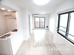 リ：ルーム東近江 305 3階2LDKのリビング/ダイニング