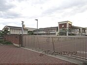 日野中学校まで500メートル