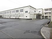 安曇川中学校まで380メートル