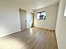 子供部屋：【洋室6帖】 お子様にとっての初めての「自分の部屋」。学習机やベッドの配置もラクラクです。 