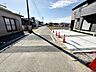 外観：前面道路：南側約5ｍ幅