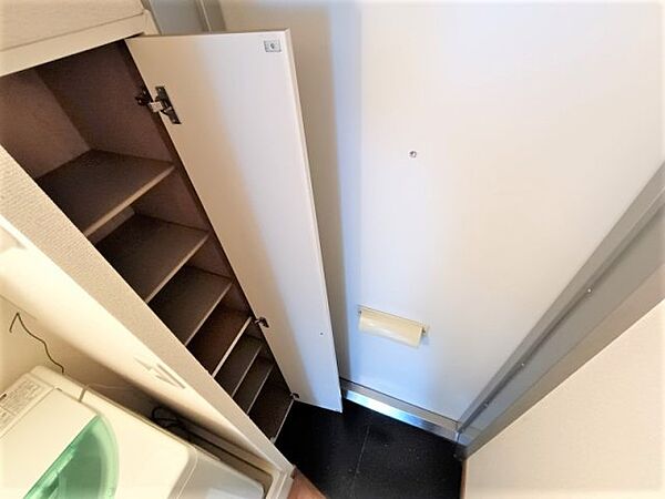 画像8:玄関には下駄箱スペースがあります。