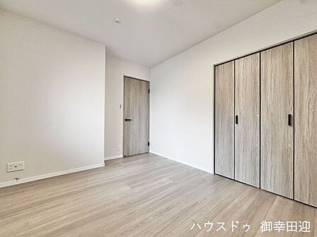 ■5.8帖洋室■心からリラックスできる静けさ、上質な眠りで、毎日をリセットします。明日への活力を養う空間です。