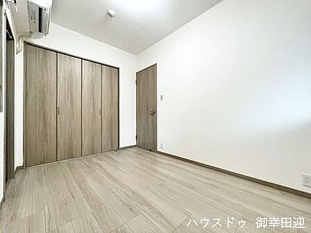 ■5.0帖洋室■寝室、書斎、趣味の部屋。家族の成長やライフスタイルに合わせ、様々な使い方ができる快適な空間です。