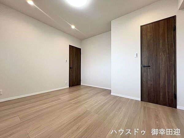洋室を拡大表示