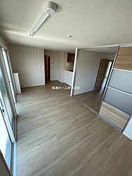 くおん嵯峨東棟 201 2階3LDKのリビング/ダイニング