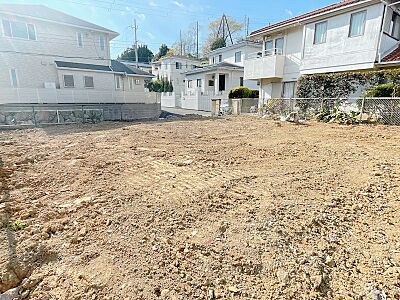 外観：更地でのお渡し！　閑静な住宅街となっております！周辺は交通量も少ないので、お子様の通学も安心です。