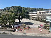 名山小学校（750m）