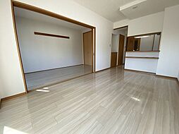 コーラル中央 0502 5階1LDKのリビング/ダイニング