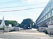 西田小学校（850m）