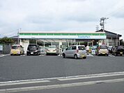 ファミリーマート（160m）