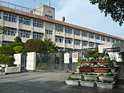 吉野東小学校まで1200m