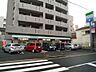 周辺：ファミリーマート（240m）