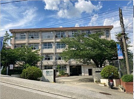 西宮市立苦楽園小学校(500m)