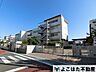 周辺：川崎市立東菅小学校 徒歩8分。 570m