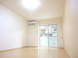 ＤｅａｒＣｏｕｒｔII 204 2階1Kのリビング/ダイニング