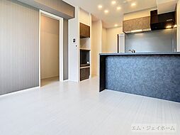 近江鉄道八日市線 太郎坊宮前駅 徒歩3分の賃貸アパート 2階1LDKのリビング/ダイニング