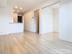 近江鉄道八日市線 太郎坊宮前駅 徒歩2分の賃貸アパート 2階2LDKのリビング/ダイニング