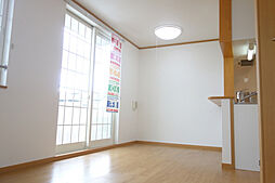 近江鉄道近江本線 八日市駅 徒歩29分の賃貸アパート 2階1LDKのリビング/ダイニング