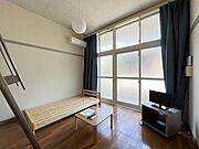 ※ベッドフレームは付きません