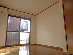 アルトゥーラ 205 2階1Kのリビング/ダイニング