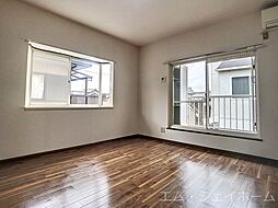 プールブゥ 205 2階ワンルームのリビング/ダイニング