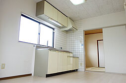 ハイツ岸田 201 2階2DKのリビング/ダイニング