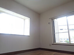 プールブゥ 203 2階ワンルームのリビング/ダイニング