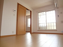 ネオ・ユニゾンI 201 2階2LDKのリビング/ダイニング