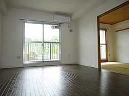 モン・シェリマ・シェリ 302 3階3LDKのリビング/ダイニング