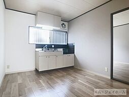 JR東海道・山陽本線 彦根駅 3.4kmの賃貸アパート 2階3DKのリビング/ダイニング