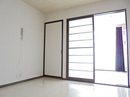 JR東海道・山陽本線 彦根駅 3.2kmの賃貸アパート 1階1DKのリビング/ダイニング