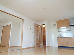 JR東海道・山陽本線 栗東駅 徒歩9分の賃貸アパート 2階2LDKのリビング/ダイニング