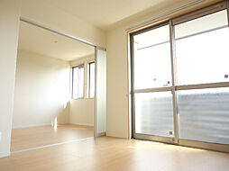 JR北陸本線 坂田駅 徒歩14分の賃貸アパート 2階2LDKのリビング/ダイニング