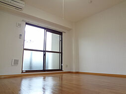 リバーレイクヒルズ 205 2階ワンルームのリビング/ダイニング