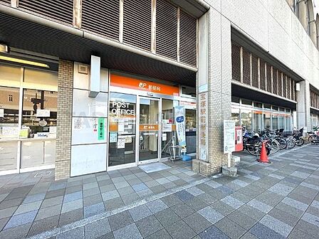 宝塚駅前郵便局 徒歩8分。 640m