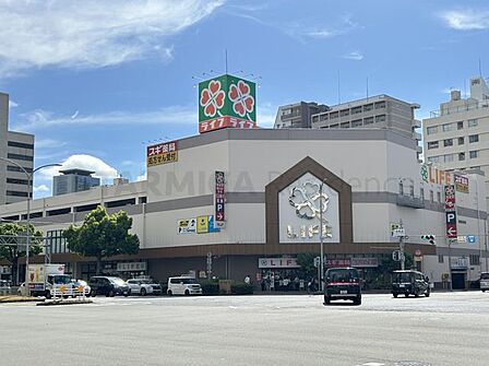 ライフ神戸駅前店 徒歩2分。 160m