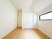全居室にクローゼットを設置。家具を置かずお部屋広々！