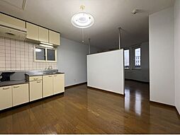 アルファルーセント 3階1DKのリビング/ダイニング