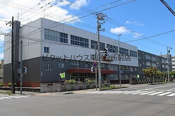画像16:札幌市立美香保中学校 300m