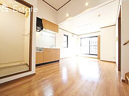 ラ・カスカータ 201 2階2LDKのリビング/ダイニング