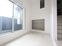 アドラブール新守山 201 2階1Kのリビング/ダイニング