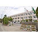 中学校「江南市立宮田中学校まで882ｍ」南西隣接
