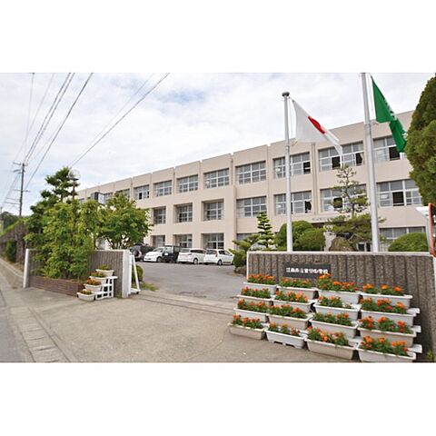 中学校「江南市立宮田中学校まで1105ｍ」南西隣接