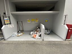 敷地内ゴミ置き場です